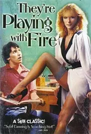 《他们是在玩火》：欲望、背叛与救赎，一部引人深思的伦理片！